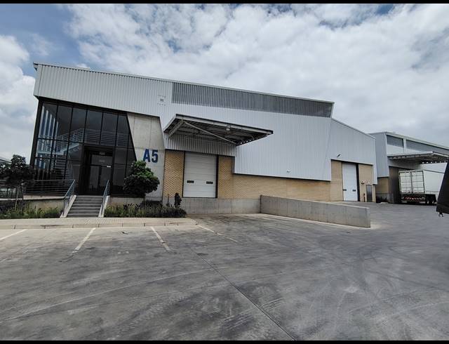 1,700M² WAREHOUSE TO LET IN AIRPORT PARK